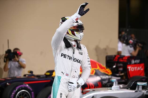Abu Dhabi Grand Prix, UAE 24 - 27 November 2016 26.11.2016 - Qualifying, Lewis Hamilton (GBR) Mercedes AMG F1 W07 Hybrid pole position 