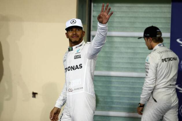 Bilder des Tages - SPORT Abu Dhabi Grand Prix, UAE 24 - 27 November 2016 26.11.2016 - Qualifying, Lewis Hamilton (GBR) Mercedes AMG F1 W07 Hybrid pole position and 2nd place Nico Rosberg (GER) Mercedes AMG F1 W07 Hybrid 