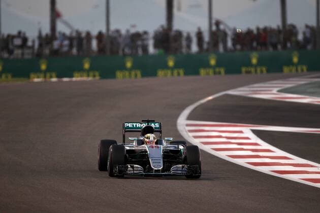 Abu Dhabi Grand Prix, UAE 24 - 27 November 2016 26.11.2016 - Qualifying, Lewis Hamilton (GBR) Mercedes AMG F1 W07 Hybrid 