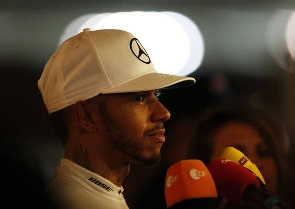 Motorsports: FIA Formula One World Championship WM Weltmeisterschaft 2016, Grand Prix of Abu Dhabi, 44 Lewis Hamilton (GBR, Mercedes AMG Petronas Formula One Team), xHOCHxZWEIx