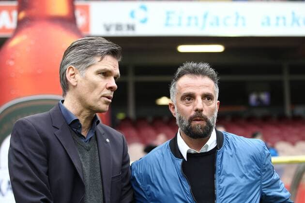 Vorstand Ingo Wellenreuther im Gespraech mit Tomas Oral (Trainer Karlsruher SC), 1.FC Kaiserslautern vs Karlsruher SC, Fussball, 2. Bundesliga, 27.11.2016, Foto Neis Eibner Kaiserslautern Copyright: xNeis Eibner-Pressefotox EP_ANS