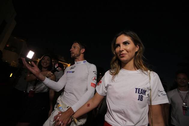 Abu Dhabi Grand Prix, UAE 24 - 27 November 2016 27.11.2016 - Race, Jenson Button (GBR) McLaren Honda MP4-31 and his girlfriend Brittny Ward (USA) 