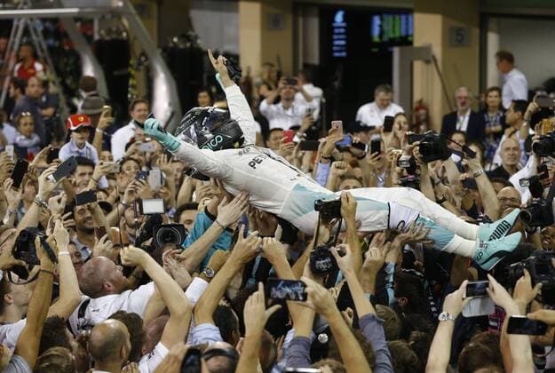 Motorsports: FIA Formula One World Championship WM Weltmeisterschaft 2016, Grand Prix of Abu Dhabi, 6 Nico Rosberg (GER, Mercedes AMG Petronas Formula One Team), xHOCHxZWEIx