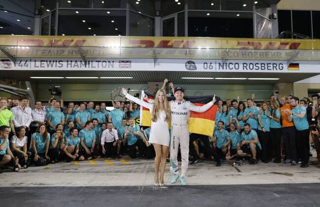 Formel 1, GP von Abu Dhabi, Nico Rosberg ist Weltmeister Motorsports: FIA Formula One World Championship WM Weltmeisterschaft 2016, Grand Prix of Abu Dhabi, 6 Nico Rosberg (GER, Mercedes AMG Petronas Formula One Team), xHOCHxZWEIx