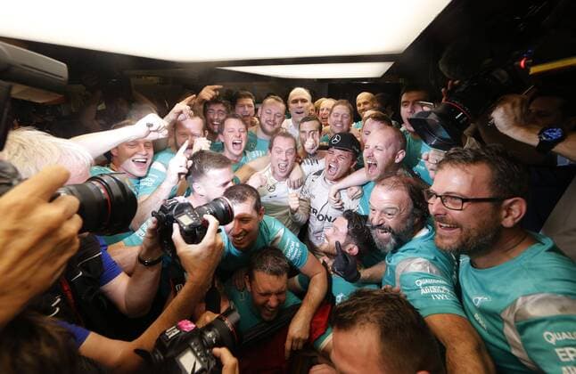 Motorsports: FIA Formula One World Championship WM Weltmeisterschaft 2016, Grand Prix of Abu Dhabi, 6 Nico Rosberg (GER, Mercedes AMG Petronas Formula One Team), xHOCHxZWEIx