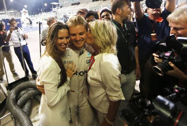 Formel 1, GP von Abu Dhabi, Nico Rosberg ist Weltmeister Motorsports: FIA Formula One World Championship WM Weltmeisterschaft 2016, Grand Prix of Abu Dhabi, 6 Nico Rosberg (GER, Mercedes AMG Petronas Formula One Team), xHOCHxZWEIx