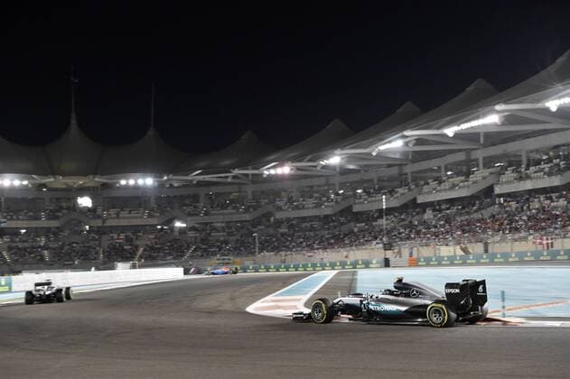 Motorsports: FIA Formula One World Championship WM Weltmeisterschaft 2016, Grand Prix of Abu Dhabi, 44 Lewis Hamilton (GBR, Mercedes AMG Petronas Formula One Team), 6 Nico Rosberg (GER, Mercedes AMG Petronas Formula One Team), xHOCHxZWEIx