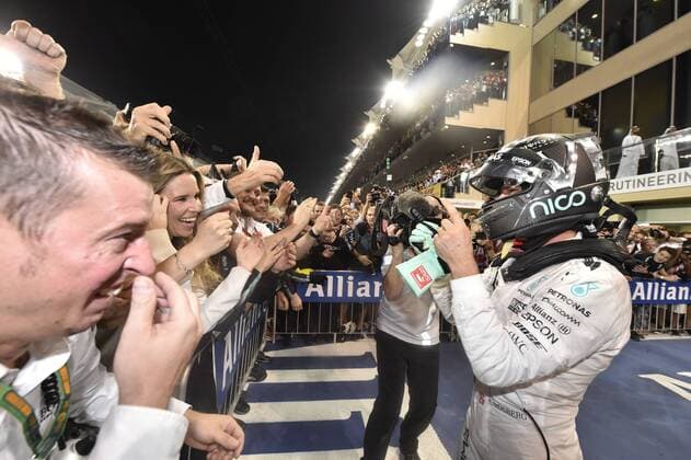 Motorsports: FIA Formula One World Championship WM Weltmeisterschaft 2016, Grand Prix of Abu Dhabi, 6 Nico Rosberg (GER, Mercedes AMG Petronas Formula One Team), xHOCHxZWEIx