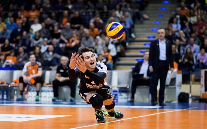 Berlin, Deutschland, 27.11.2016: Volleyball Bundesliga Saison 2016 2017 - Berlin Recycling Volleys - SWD pwervolleys Dueren. Luke Perry (BR Volleys 4)