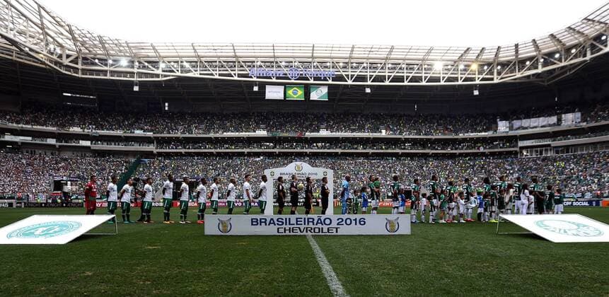 (161129) -- SAO PAULO, Nov. 28, 2016 -- Photo taken on Nov. 28, 2016 shows players of Chapecoense team (L) and players of Palmeiras team (R) prior to a match of the Brazilian Championship, held at the Allianz Parque Stadium in Sao Paulo, Brazil. An airplane with 72 passengers on board, including players from Chapecoense team heading for Colombia for a regional tournament final, has crashed on its way to Medellin s international airport. CONTEUDO AGENCIA ESTADO) (djj) BRAZIL OUT BRAZIL-PLANE-ACCIDENT-FILE CesarxGreco FOTOARENA ESTADAO 