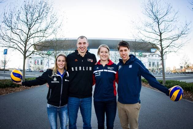 Lenka Duerr (Schweriner SC), Felix Fischer (BR Volleys), Deborah van Daelen (Allianz MTV Stuttgart) und Tomas Kocian (VfB Friedrichshafen); DVV-Pokal Pressekonferenz, Dorint-Kongresshotel, Mannheim Deutschland, 20161129; Mannheim Copyright: xWuechnerx xEibner-Pressefotox EP_nwr