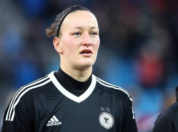 Deutschland - Norwegen Fußball Frauen Länderspiel Chemnitz, 29.11.2016, community4you ARENA, Fußball, Frauen Länderspiel, Deutschland (GER) vs. Norwegen (NOR) 1:1 (1:1). , Im Bild: Torhüterin Almuth Schult (GER, Wolfsburg). ,