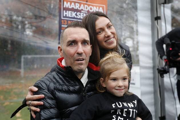 Fernando Ricksen (L), Veronika Ricksen (Veselova) (C), Isabelle Ricksen (R)during a photoshoot at sportpark Langeberg on November 13, 2016 in Brunssum, The Netherlands Heksenberg 2016 2017 xVIxJeroenxPutmansxIVx 6683030