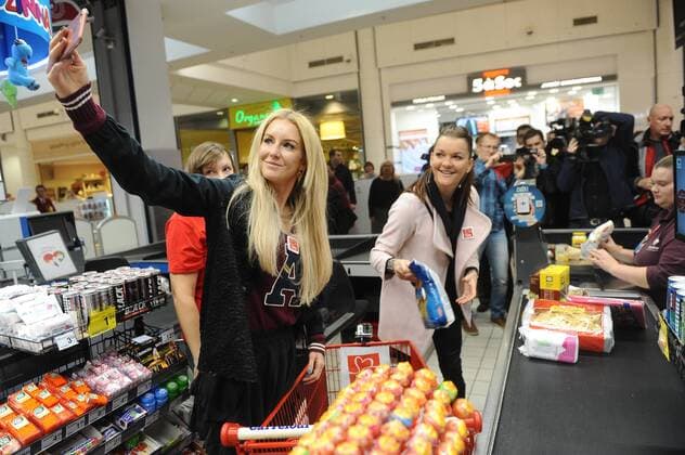 The best Polish tennis player Agnieszka Radwanska and her sister Urszula join The Nobel Box Project The best Polish tennis player Agnieszka Radwanska and her sister Urszula while shopping for The Nobel Box Project on November 29, 2016 in Warsaw, Poland. The project was established in 2001 in order to provide aid to struggling families during Christmas holidays. Its main premise is the idea of helping wisely - providing direct aid in a way that it is effective, concrete and meaningful, but also giving hope and an impulse to act to the families that are struggling.  EN_01236463_0064