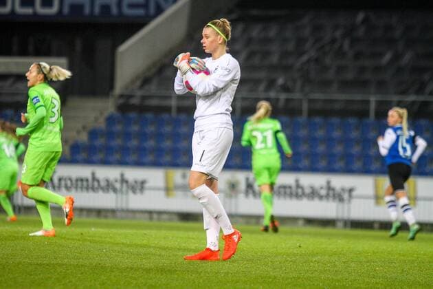 Vivien Brandt (Torwart, DSC Arminia Bielefeld, 1) Fussball, DFB-Pokal der Frauen, DSC Arminia Bielefeld – VfL Wolfsburg, xygx