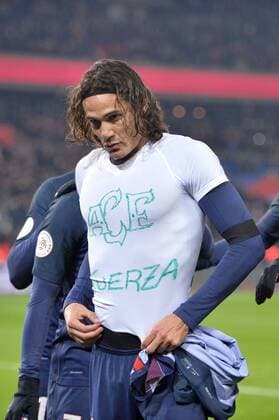 09 EDINSON CAVANI (psg) - Gedenken an die verunglückte Mannschaft des FC Chapecoense - Fussball Frankreich, Ligue 1, Paris Saint Germain PSG vs. Angers SCO - 30 11 2016 AnthonyBIBARD FEP Panoramic 