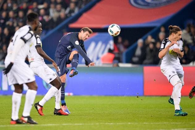 04 Grzegorz KRYCHOWIAK (psg) - Fussball Frankreich, Ligue 1, Paris Saint Germain PSG vs. Angers SCO - 30 11 2016 AnthonyBIBARD FEP Panoramic 