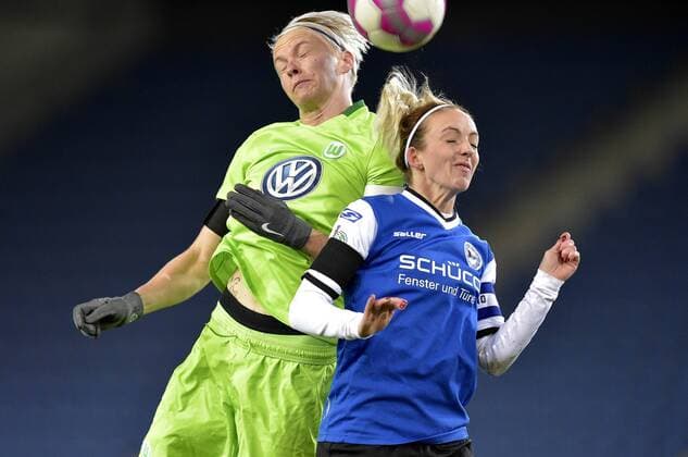 02-12-2016 pmk MY145466 Fussball Damen DFB-Pokal Saison 2016 2017 DSC Arminia Bielefeld Frauen - VfL Wolfsburg Frauen 04 Nilla FISCHER Wolfsburg 22 Maxine BIRKER Bielefeld