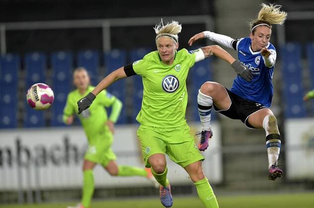 02-12-2016 pmk MY145680 Fussball Damen DFB-Pokal Saison 2016 2017 DSC Arminia Bielefeld Frauen - VfL Wolfsburg Frauen 04 Nilla FISCHER Wolfsburg 22 Maxine BIRKER Bielefeld