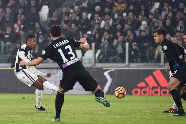 Fußball, Juventus Turin - Atalanta Bergamo Mg Torino 03 12 2016 - campionato di calcio serie A Juventus-Atalanta: Tor durch Alex Sandro 