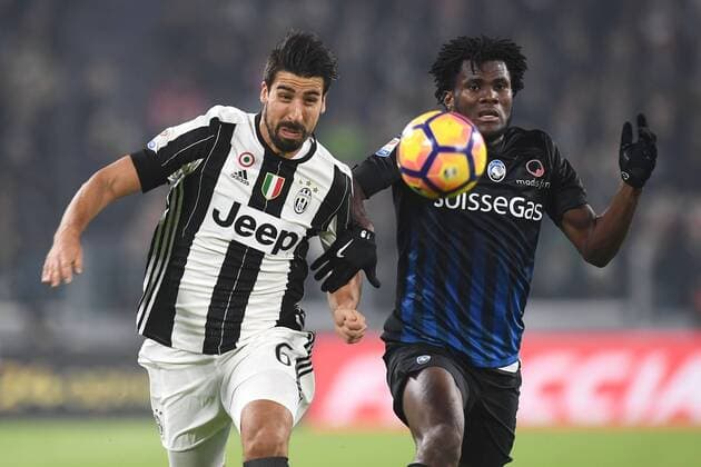 Fußball, Juventus Turin - Atalanta Bergamo Mg Torino 03 12 2016 - campionato di calcio serie A Juventus-Atalanta: Franck Kessie-Sami Khedira 