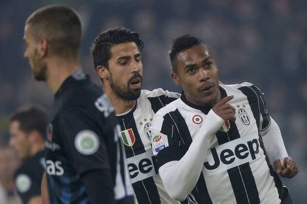 Alex Sandro Juventus con Sami Khedira Goal celebration Torino 03-12-2016, Juventus Stadium, Football Calcio 2016 2017 Serie A, Juventus - Atalanta, filippoxalfero
