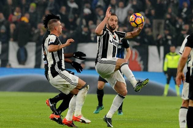 IPP20161203 Football - soccer: Serie A, Juventus Turin - Atalanta Bergamo, gonzalo higuain (Hinweis: Verwendung nur in Deutschland - only Germany) xHOCHxZWEIx xItalyxPhotoxPressx 