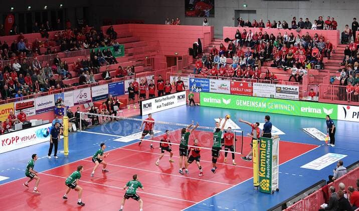 Volleyball 1. Bundesliga Saison 2016 2017 03.12.2016 TV Rottenburg - Netzhoppers KW Uebersicht der Paul Horn Arena 
