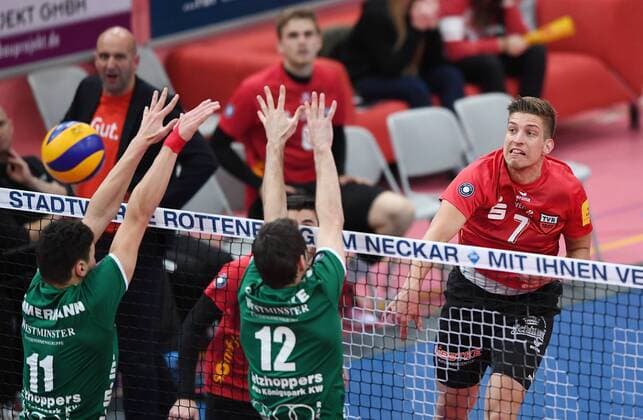Volleyball 1. Bundesliga Saison 2016 2017 03.12.2016 TV Rottenburg - Netzhoppers KW Sven Metzger (re, TV Rottenburg) 