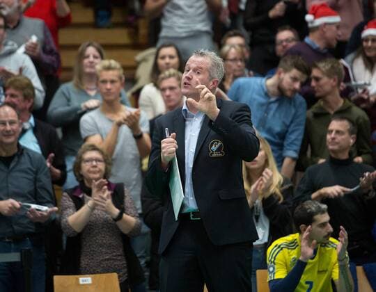 Friedrichshafen-Trainer Vital HEYNEN (FN). Volleyball, TSV Herrsching (HER) - VfB Friedrichshafen (FN), Bundesliga, 7.Spieltag, Saison 2016 2017, am 03.12.2016 in Herrsching N I K O L A U S H A L L E Deutschland. x20161203_114x