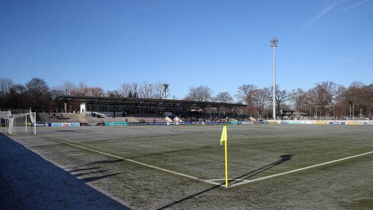 Das Stadion am Brentanobad, Übersicht, Symbolfoto, Symbolbild, Fussball, DFB-Pokal der Frauen, Achtelfinale, 1. FFC Frankfurt - SGS Essen, xozx