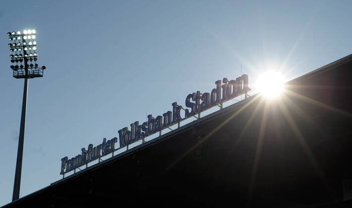 Fußball, Stadiongeschichte FSV Frankfurt 04.12.2016, xnrx, Fussball 3.Liga, FSV Frankfurt - 1.FC Magdeburg, emspor v.l. Frankfurt