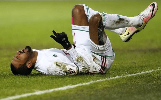 MOSCOW, RUSSIA - DECEMBER 4, 2016: Lokomotiv Moscow s Maicon lying on the pitch in the 2016 17 Russian Premier League Round 17 football match against FC Terek Grozny at Lokomotiv Stadium. Mikhail Japaridze TASS  TS039DDC