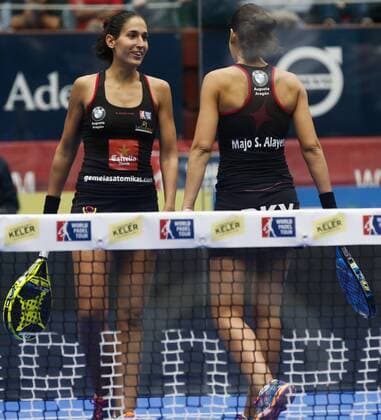 Paddle-Tennis, Turnier in San Sebastian Paddle tennis players Maria Jose S. Alayeto (R) and Maria Pilar S. Alayeto (L) during the women s final match against Alejandra Salazar and Marta Marrero within the Keler Euskadi Open international tournament at Illumbre bullring in San Sebastian, Basque country, northern Spain, 04 December 2016. The tournament counts towards the World Padel Tour. Keler Euskadi Open women s final match !ACHTUNG: NUR REDAKTIONELLE NUTZUNG!  20161204-636164613650952079