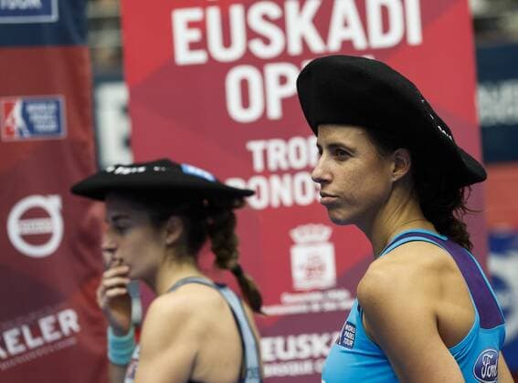 Paddle-Tennis, Turnier in San Sebastian Paddle tennis players Marta Marrero (R) and Alejandra Salazar (L) celebrate their victory against Maria Jose S. Alayeto and Maria Pilar S. Alayeto (not seen) at the women s final match within the Keler Euskadi Open international tournament at Illumbre bullring in San Sebastian, Basque country, northern Spain, 04 December 2016. The tournament counts towards the World Padel Tour. Keler Euskadi Open women s final match !ACHTUNG: NUR REDAKTIONELLE NUTZUNG!  20161204-636164614273864072