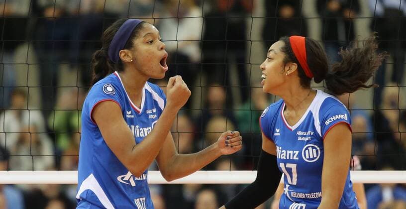 Stuttgart , Volleyball Bundesliga Allianz MTV Stuttgart vs. Dresdner SC , von links: Aiyana Whitney Nia Grant ( Allianz )