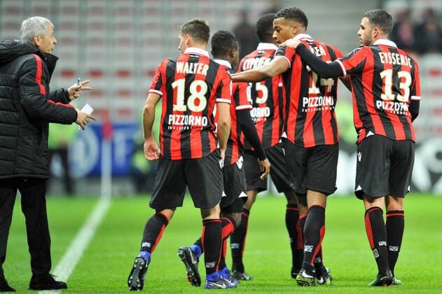 14 ALASSANE PLEA (nice) -14 VALENTIN EYSSERIC (nice) - LUCIEN FAVRE (ENTRAINEUR NICE) - JOIE FOOTBALL : Nice vs Toulouse - Ligue 1 - 04 12 2016 FEP Panoramic 