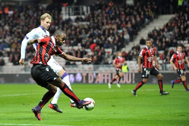 21 RICARDO PEREIRA (nice) - 11 Ola TOIVONEN (tfc) FOOTBALL : OGC Nice vs FC Toulouse - Ligue 1 - 04 12 2016 FEP Panoramic 