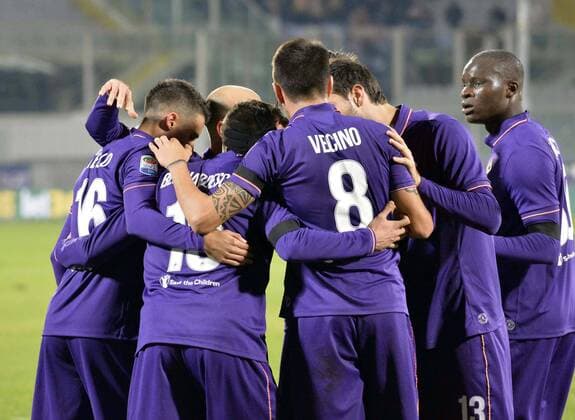 Bilder des Tages - SPORT Serie A, AC Florenz (ACF Fiorentina - US Palermo), l esultanza dei calciatori della Fiorentina dopo il gol del momentaneo 1 a 0 xHOCHxZWEIx xItalyxPhotoxPressx 