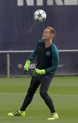 05.12.2016, xslx, Fussball UEFA Champions League, Fussball UEFA Champions League, FC Barcelona Barca - Borussia Moenchengladbach Training und Pressekonferenz, emspor, v.l. Marc-Andre Ter Stegen (FC Barcelona) Barcelona