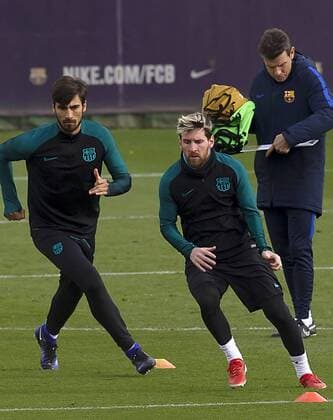 05.12.2016, xslx, Fussball UEFA Champions League, Fussball UEFA Champions League, FC Barcelona Barca - Borussia Moenchengladbach Training und Pressekonferenz, emspor, v.l. Andre Gomes (FC Barcelona), Lionel Messi (FC Barcelona) Barcelona