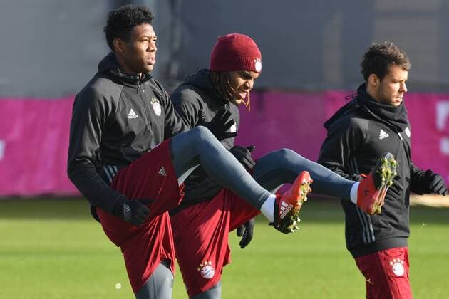 v.li.David ALABA (Bayern Muenchen),Renato SANCHES (Bayern Muenchen). Abschlusstraining FC Bayern Muenchen vor dem Champions League Spiel gegen Atletico Madrid. Trainingsgelaende an der Saebener Strasse, Fussball,am 18.10.2016..