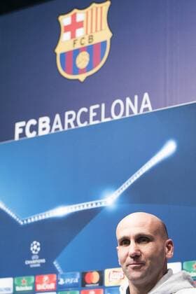 05.12.2016, xslx, Fussball UEFA Champions League, Fussball UEFA Champions League, FC Barcelona Barca - Borussia Moenchengladbach Training und Pressekonferenz, emspor, v.l. Andre Schubert coach (Borussia Moenchengladbach) Barcelona