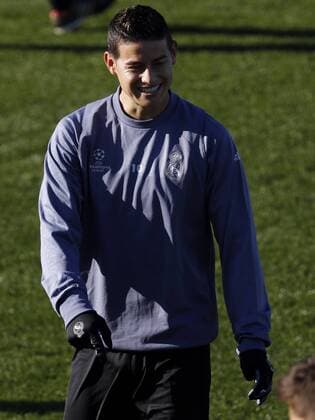 Real Madrid s Colombian midfielder James Rodriguez during a team s training session at Valdebebas sports city in Madrid, Spain, 06 December 2016. Real Madrid will face Borussia Dortmund in a Champions League soccer match the upcoming 07 December. REAL MADRID TRAINING SESSION !ACHTUNG: NUR REDAKTIONELLE NUTZUNG!  GRA043 20161206-636166232565300015