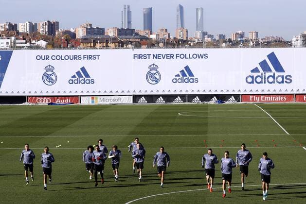 Real Madrid s players during a team s training session at Valdebebas sports city in Madrid, Spain, 06 December 2016. Real Madrid will face Borussia Dortmund in a Champions League soccer match the upcoming 07 December. REAL MADRID TRAINING SESSION !ACHTUNG: NUR REDAKTIONELLE NUTZUNG!  GRA043 20161206-636166233834518472