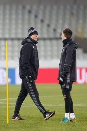 Fußball, CL, FC Kopenhagen Training Kobenhavn s head coach Stale Solbakken pictured during a training session of Danish soccer team FC Kopenhagen, Tuesday 06 December 2016, in Brugge. Tomorrow Club Brugge is playing the sixth and last game of the group stage, in the group G of the Champions League competition against Danish club Kopenhagen. BRUNOxFAHY  x04991707x
