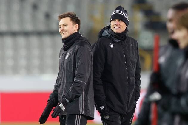 Fußball, CL, FC Kopenhagen Training Kobenhavn s William Kvist and Kobenhavn s head coach Stale Solbakken pictured during a training session of Danish soccer team FC Kopenhagen, Tuesday 06 December 2016, in Brugge. Tomorrow Club Brugge is playing the sixth and last game of the group stage, in the group G of the Champions League competition against Danish club Kopenhagen. BRUNOxFAHY  x04991700x