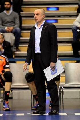 Volleyball, Herren, Saison 2016 17 CEV Champions League, 1. Spieltag, BR Volleys - Cucine Lube Civitanova, Cheftrainer Roberto Serniotti (Berlin Recycling Volleys), 06.12.16,