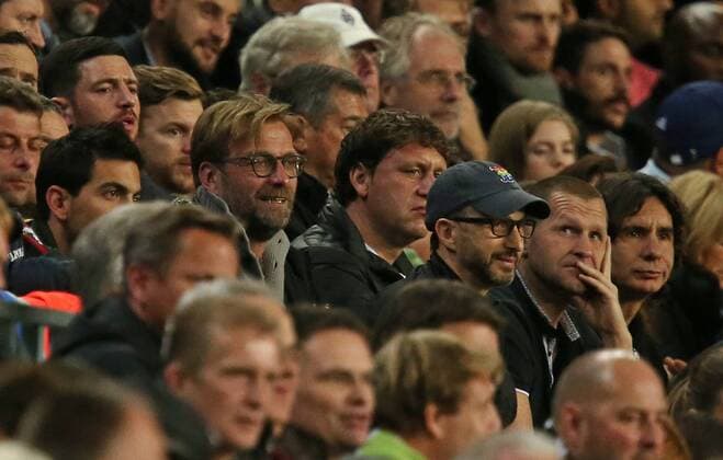 06.12.2016, Fussball UEFA Champions League 2016 2017, Gruppenphase, 6.Spieltag, FC Barcelona Barca - Borussia Mönchengladbach im Stadion Camp Nou Barcelona (Spanien). Jürgen Klopp (li.) 