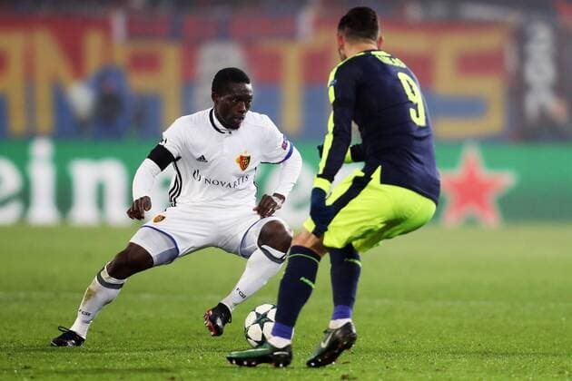 Fußball, CL, FC Basel - FC Arsenal SOCCER - CL, Basel vs Arsenal BASEL,SWITZERLAND,06.DEC.16 - SOCCER - UEFA Champions League, group stage, FC Basel vs Arsenal FC. Image shows Adama Traore (Basel). GEPAxpictures xMatthiasxHauer
